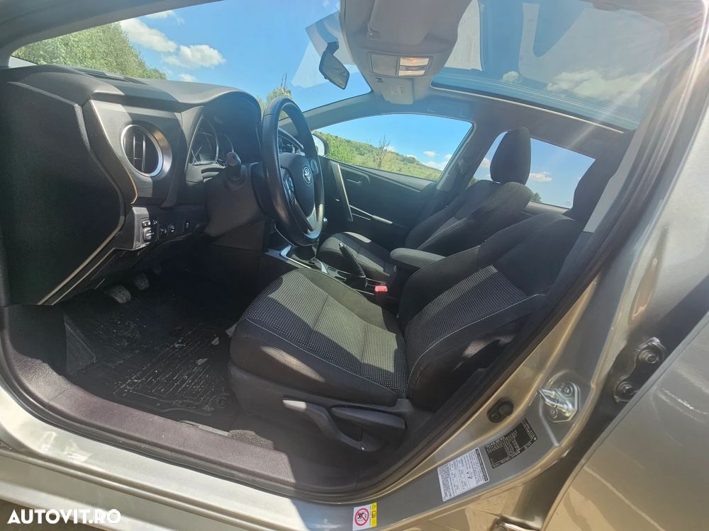Toyota Auris 1.4 D-4D - 8