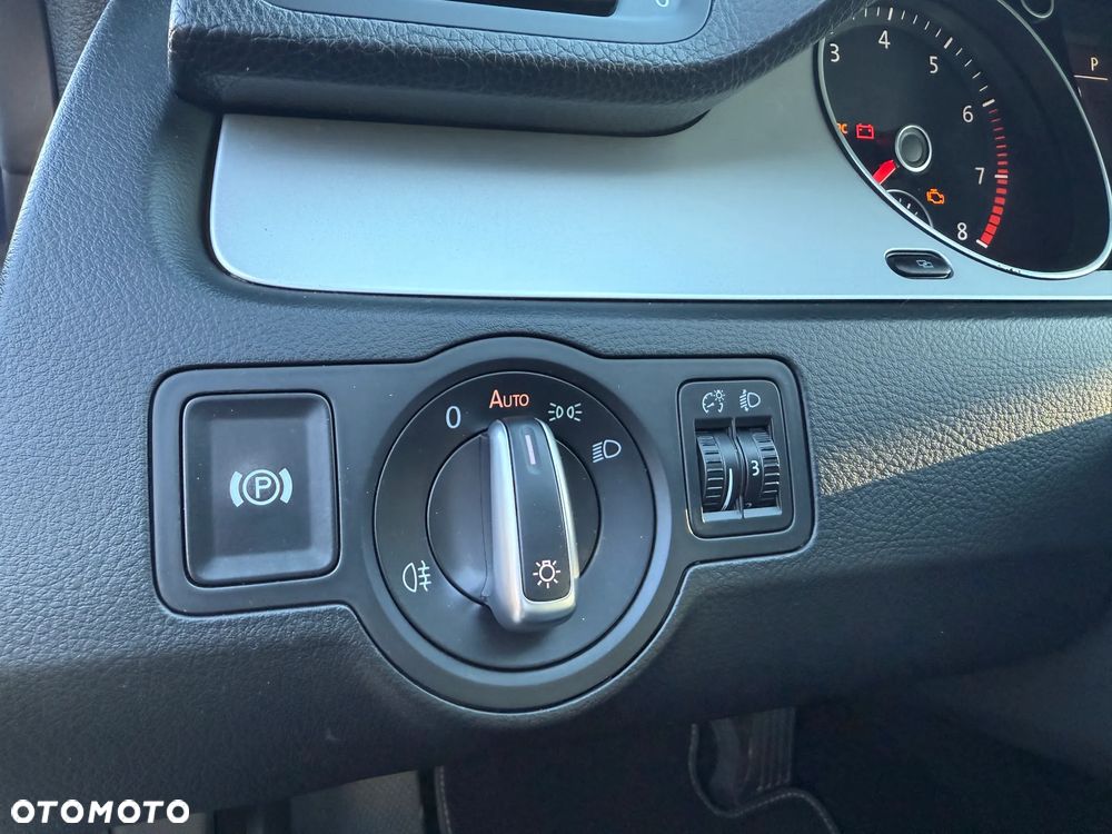 Volkswagen Passat 1.8 TSI DSG Exclusive - 17