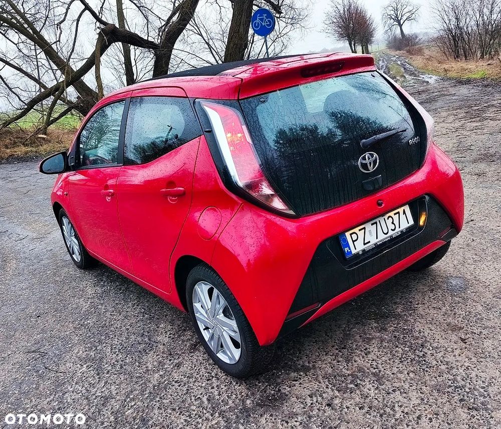 Toyota Aygo x-play touch - 4