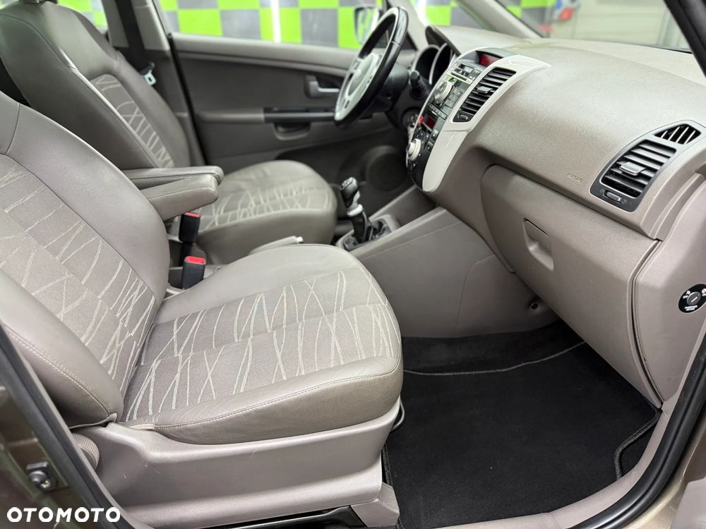 Kia Venga 1.6 CVVT Platinum Edition - 17