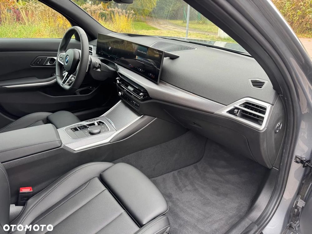 BMW Seria 3 330e xDrive M Sport sport - 26