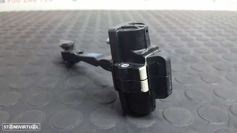 RETENTOR DA PORTA DIANTEIRA ESQUERDA RENAULT CLIO IV DYNAMIQUE - 4