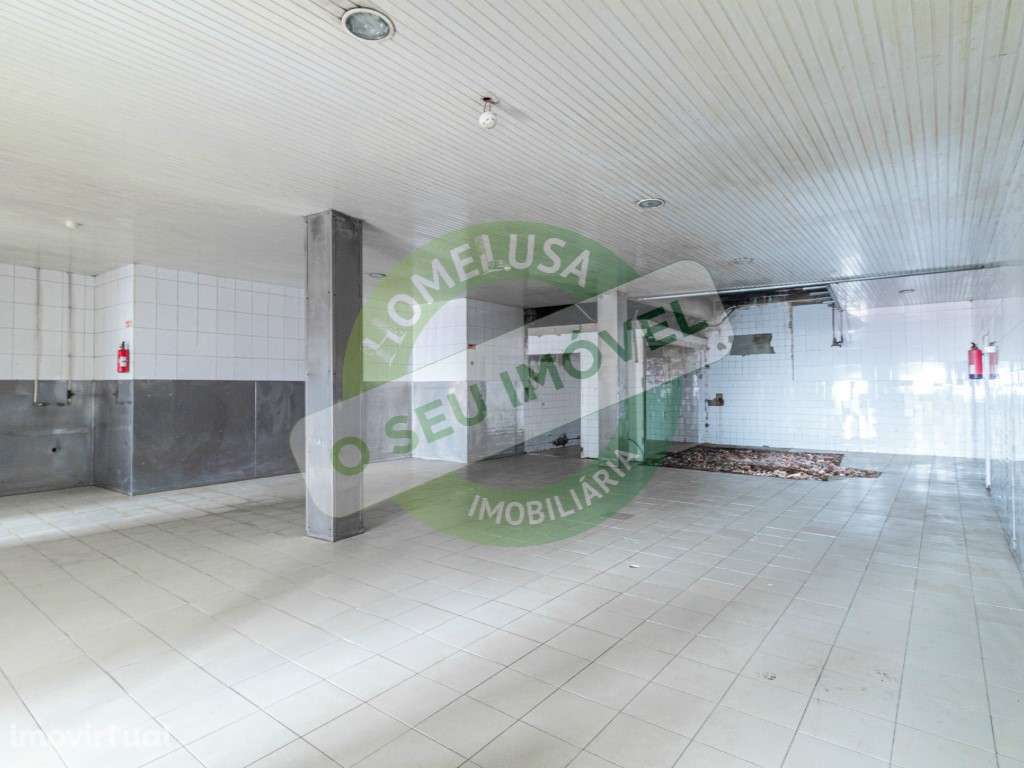 Loja destinada a armazém ou actividade industrial em Poiares. - Grande imagem: 4/10