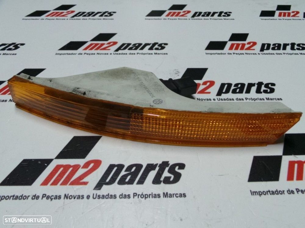 Pisca P/ Choques Esquerdo/Frente Seminovo/ Original VW Passat 3C0953041D - 1