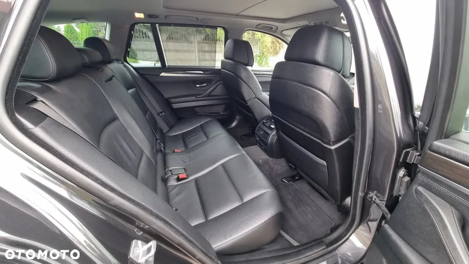 BMW Seria 5 525d - 16