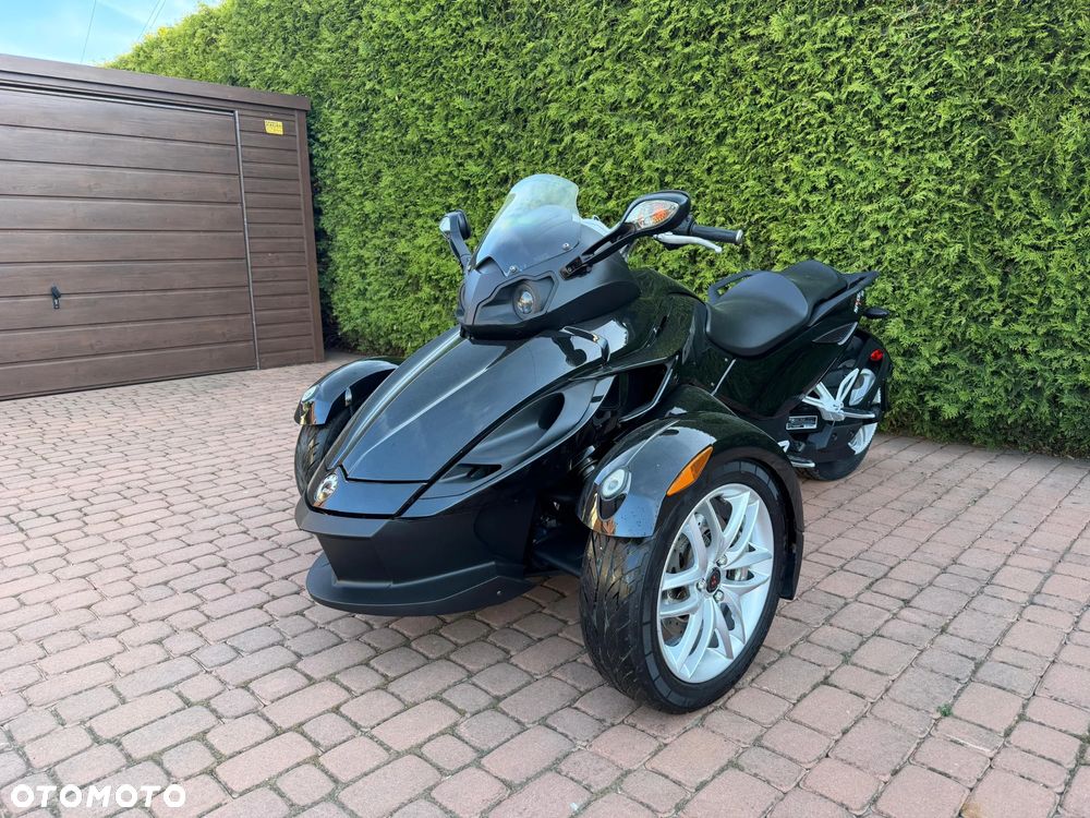 Can-Am Spyder - 2