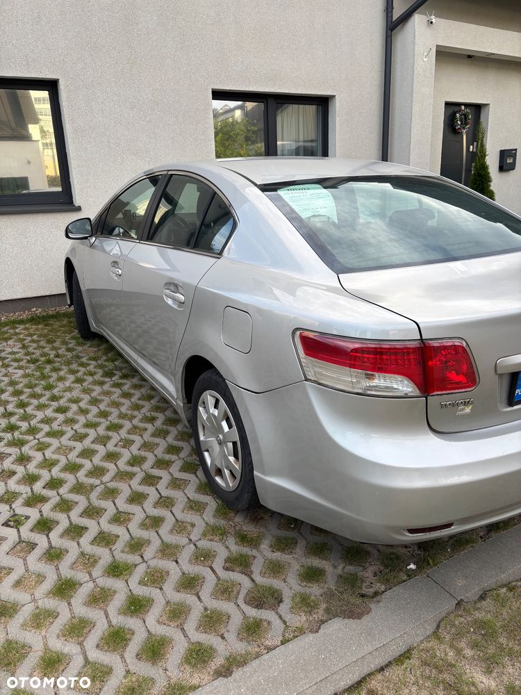 Toyota Avensis - 2