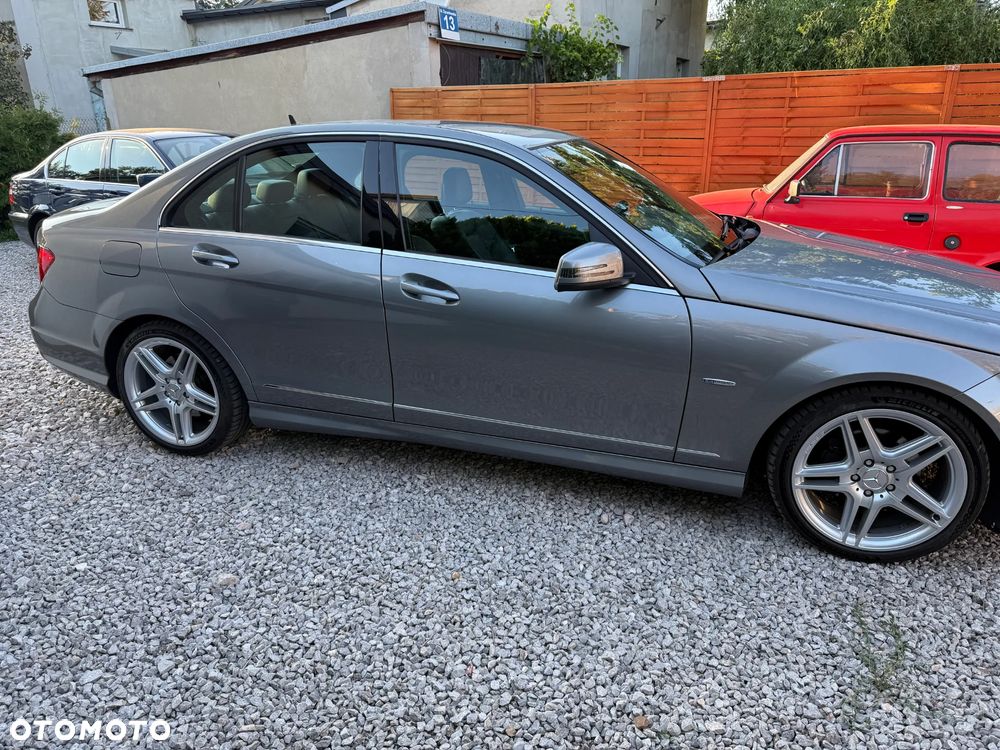 Mercedes-Benz Klasa C 200 (BlueEFFICIENCY) 7G-TRONIC Avantgarde - 5