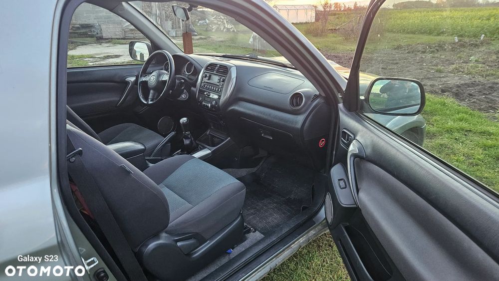 Toyota RAV4 2.0 D-4D Sol - 11