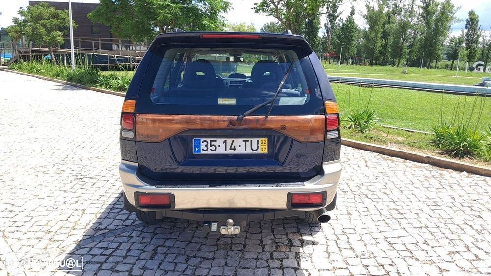 Mitsubishi Pajero Sport 2.5 TD GLS - 6