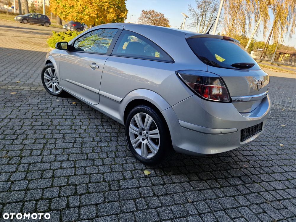 Opel Astra GTC 1.6 Catch me - 9