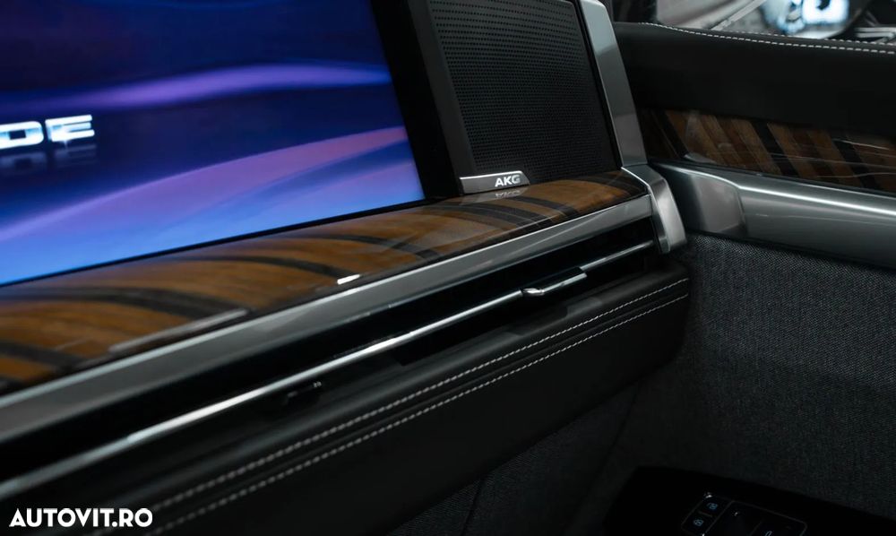 Cadillac Escalade - 22