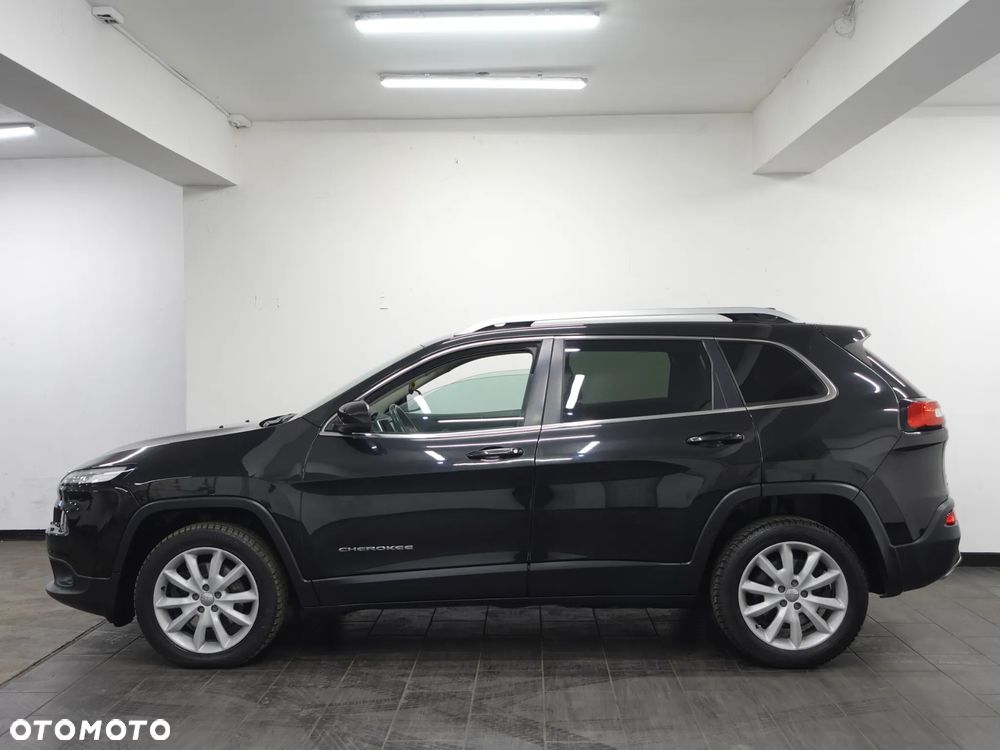 Jeep Cherokee - 4