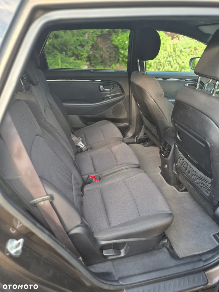 Kia Carens 2.0 GDI L 7os - 13