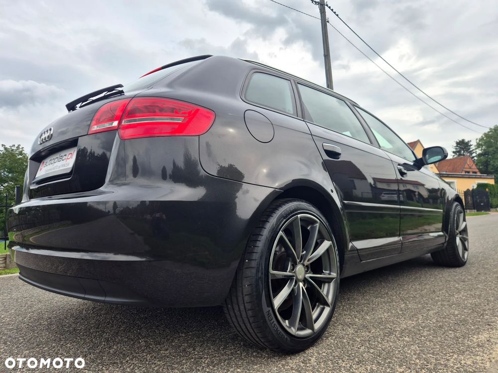 Audi A3 Sportback 1.6 TDI DPF Ambiente - 12