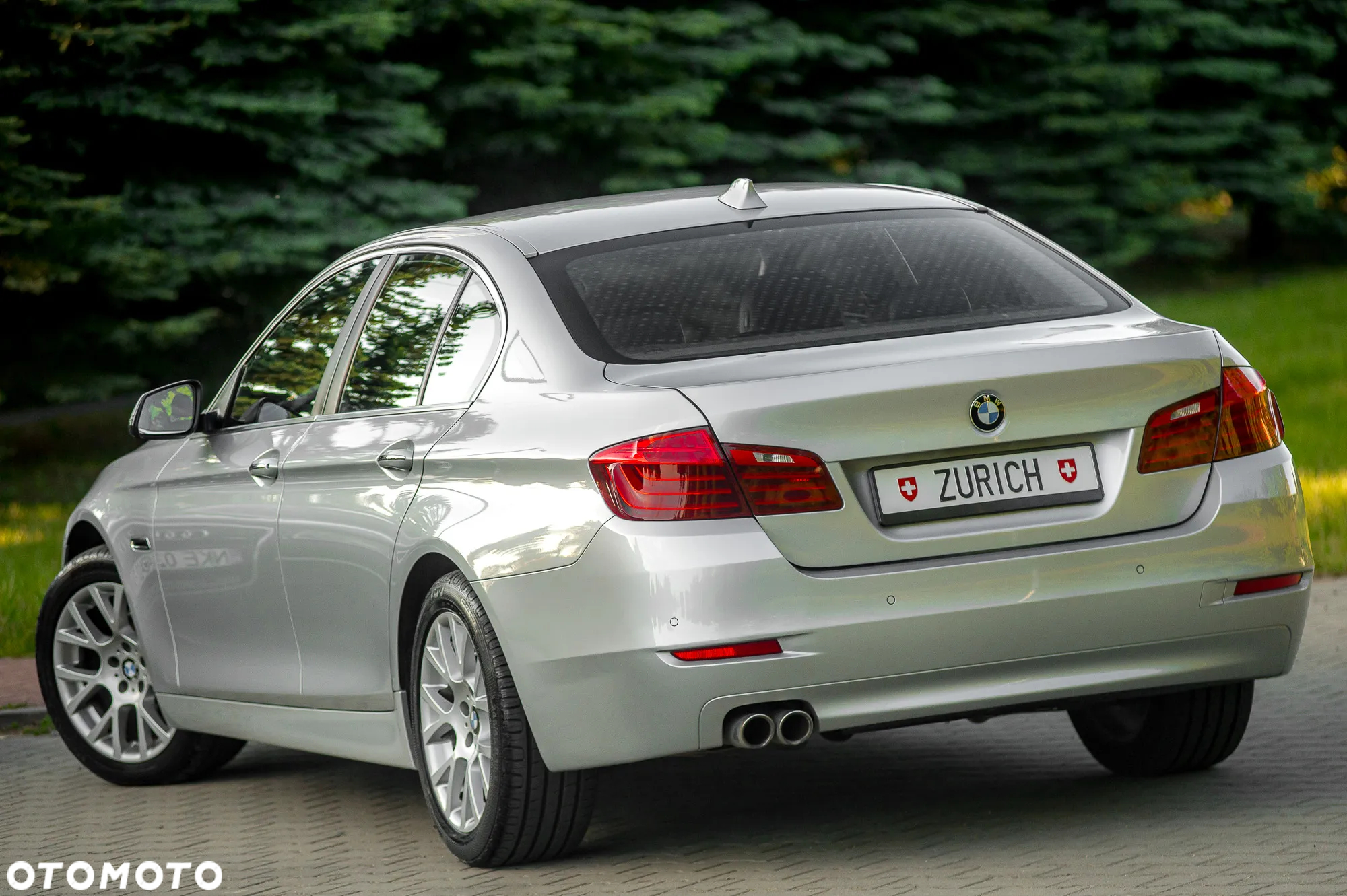 BMW Seria 5 520d xDrive - 13