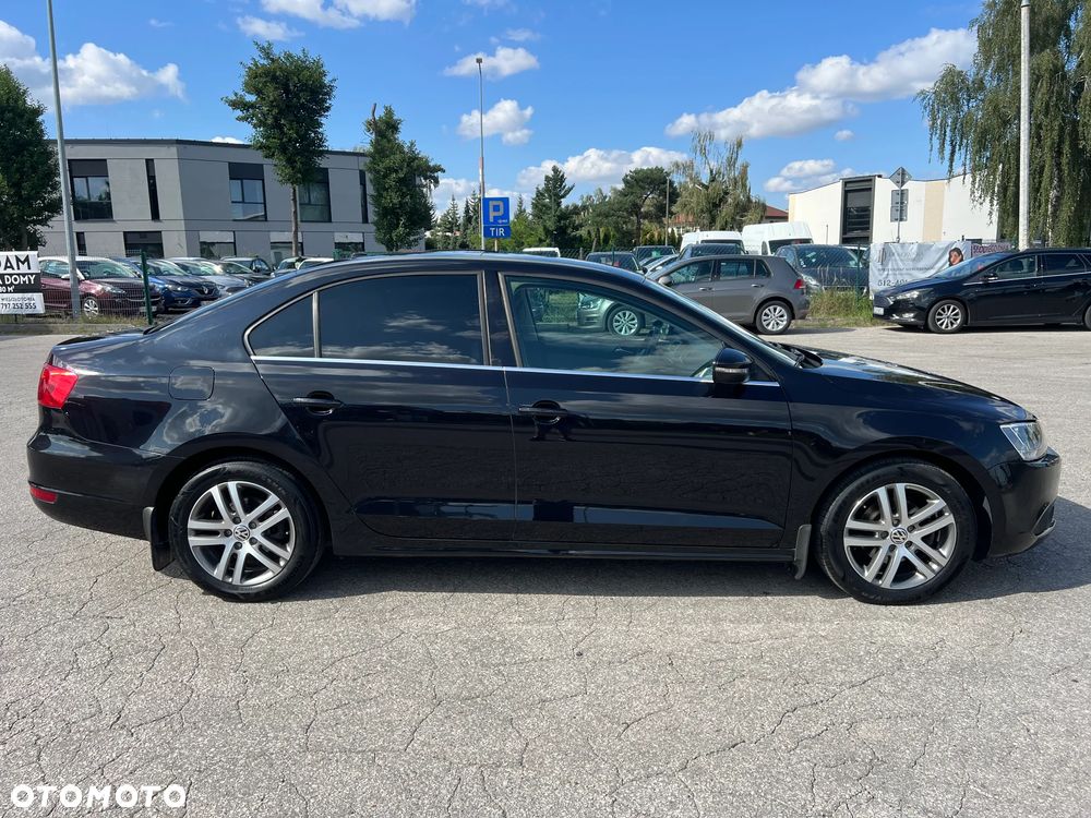 Volkswagen Jetta 1.6 TDI Comfortline - 8