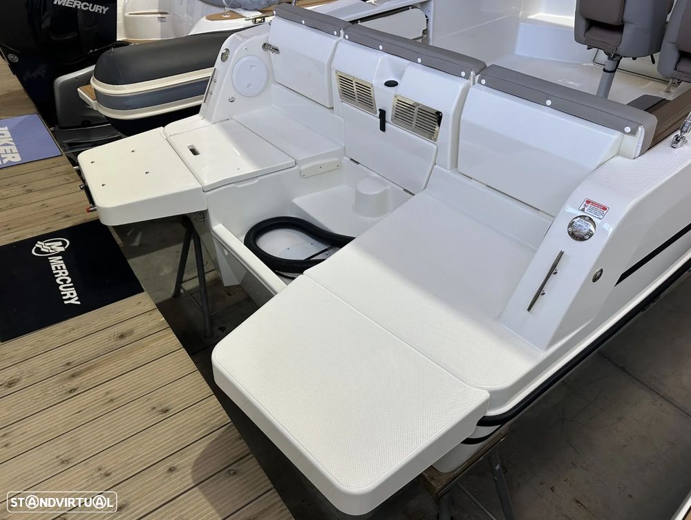 Quicksilver Activ 755 Sundeck - 33