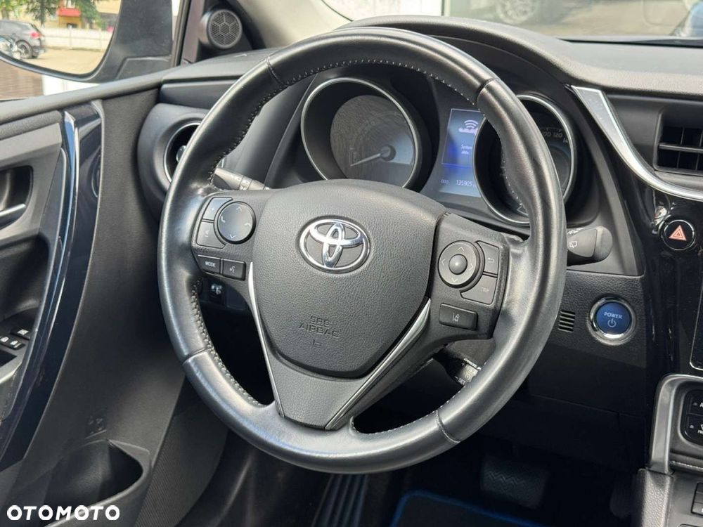 Toyota Auris Hybrid 135 Prestige - 28