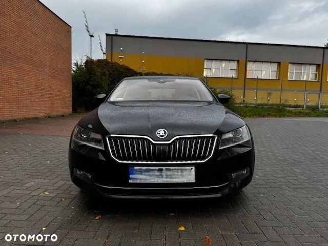 Skoda Superb 2.0 TSI 4x4 L&K DSG - 2