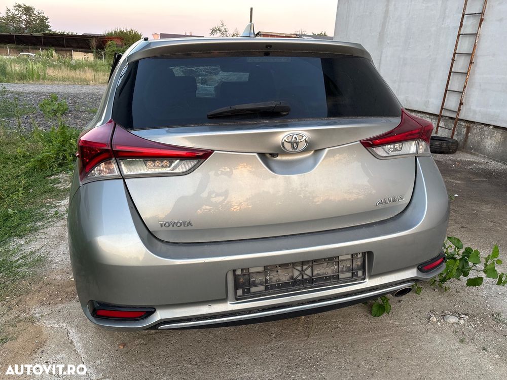 Toyota Auris - 12