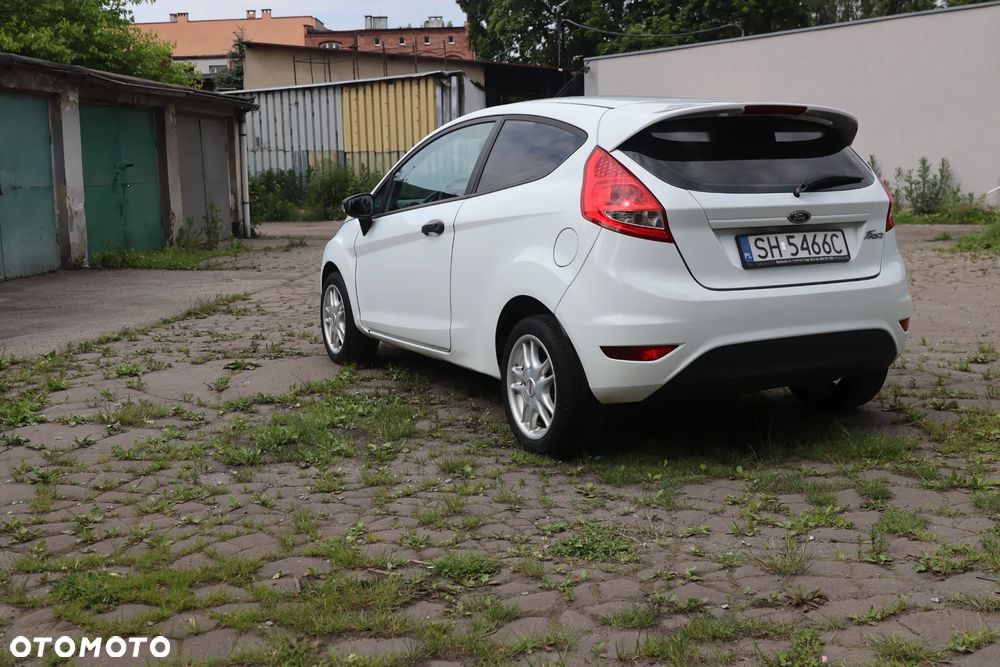 Ford Fiesta 1.25 Ambiente - 2