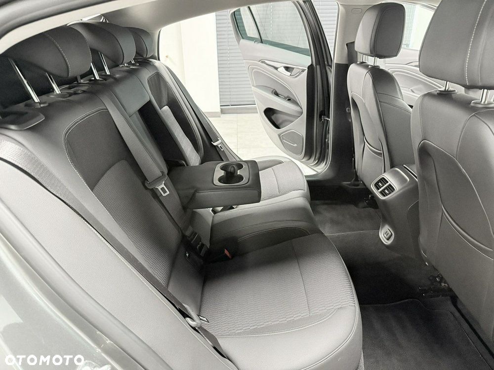 Opel Insignia - 35