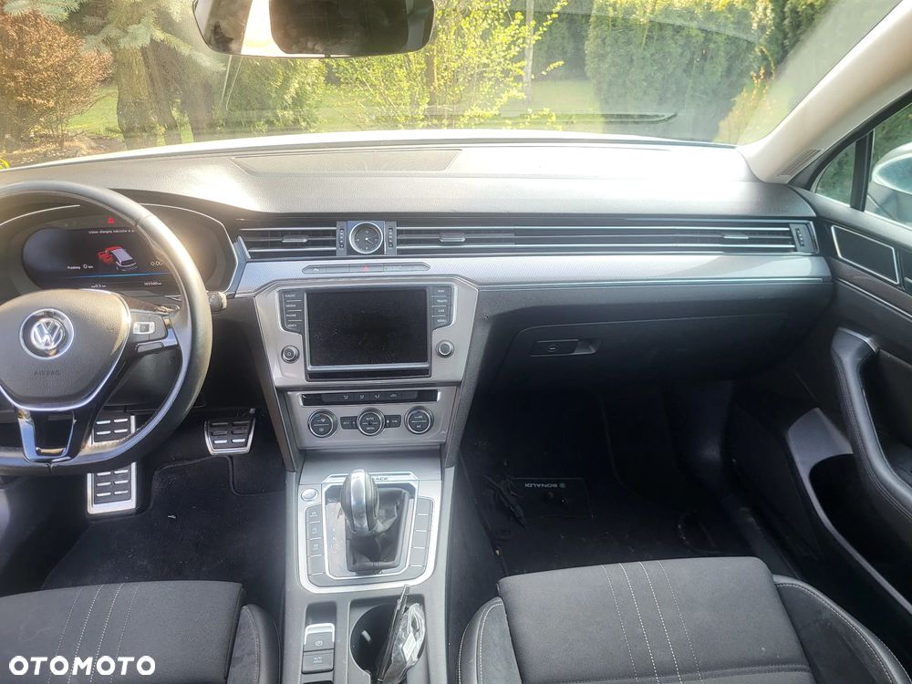 Volkswagen Passat 2.0 TDI SCR 4Mot DSG Highline - 4