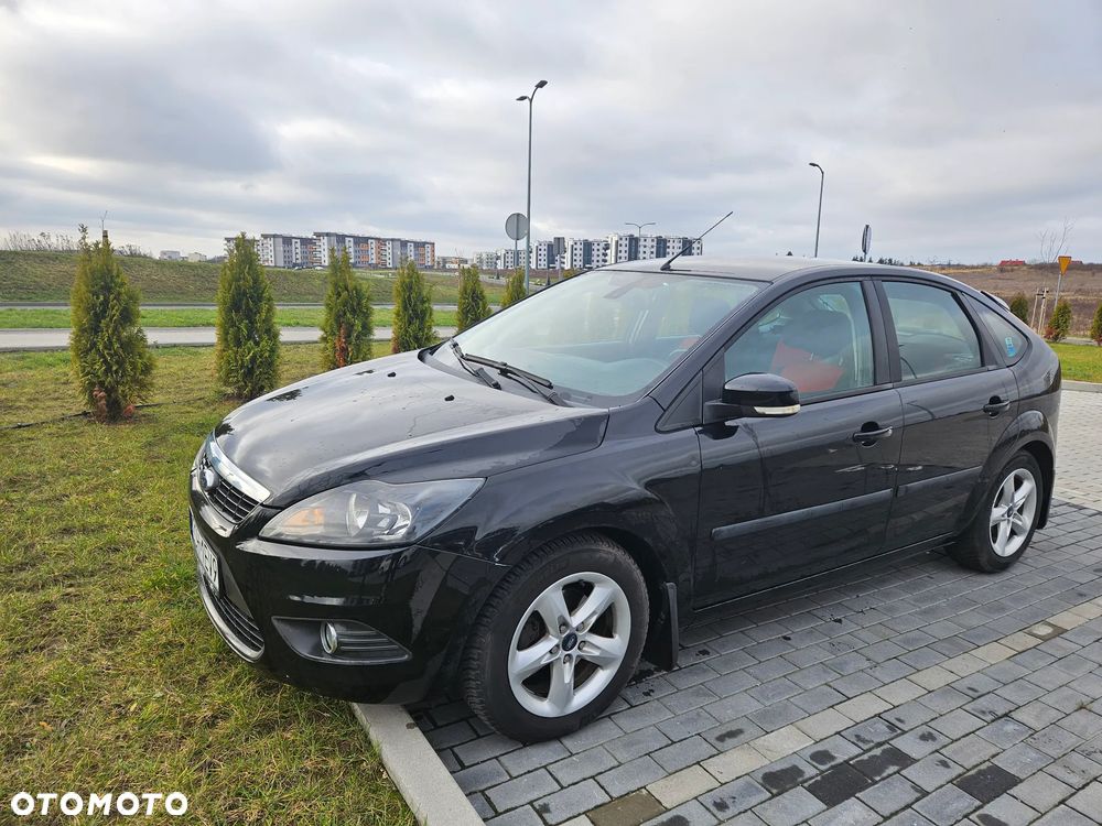 Ford Focus 1.6 Ambiente - 2