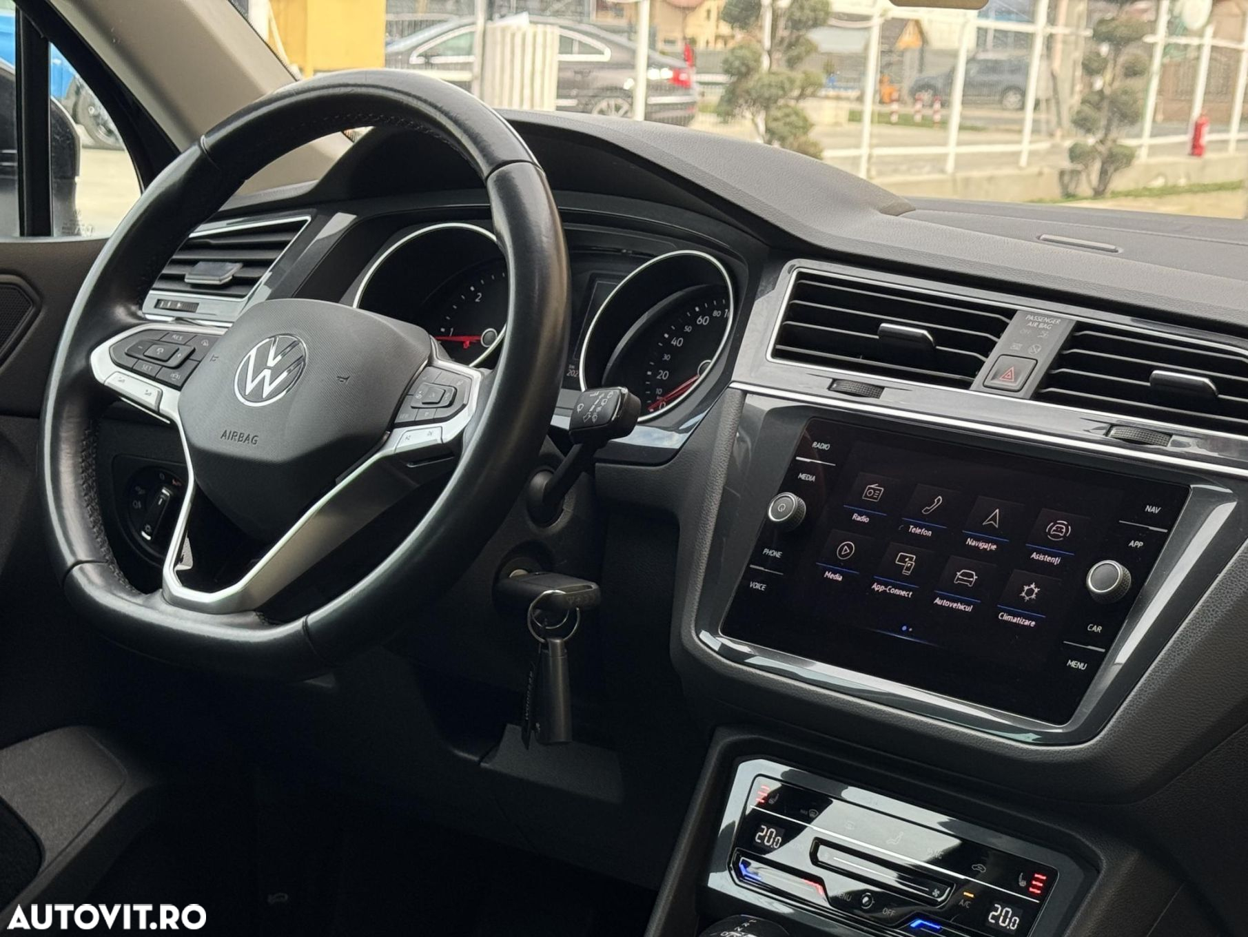 Volkswagen Tiguan - 8