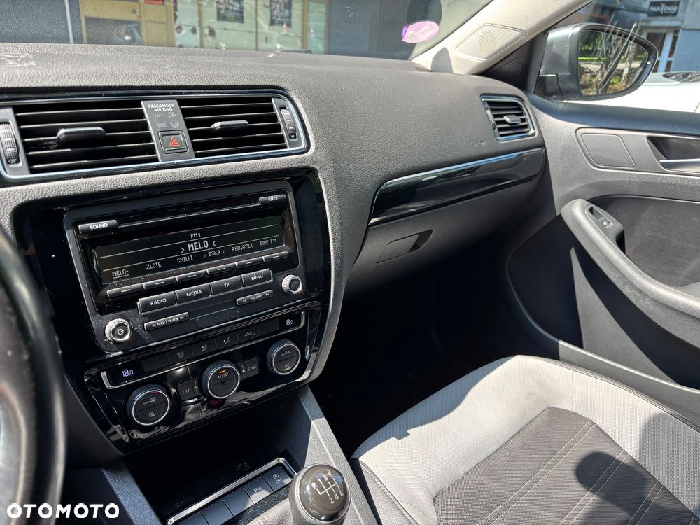 Volkswagen Jetta 1.4 TSI BMT Highline - 8
