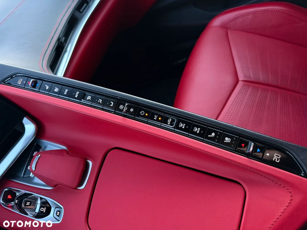 Chevrolet Corvette - 19