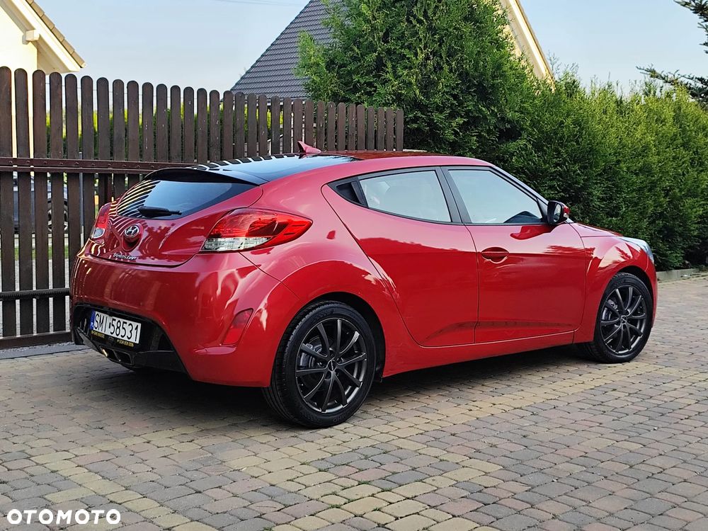 Hyundai Veloster 1.6 Style - 4