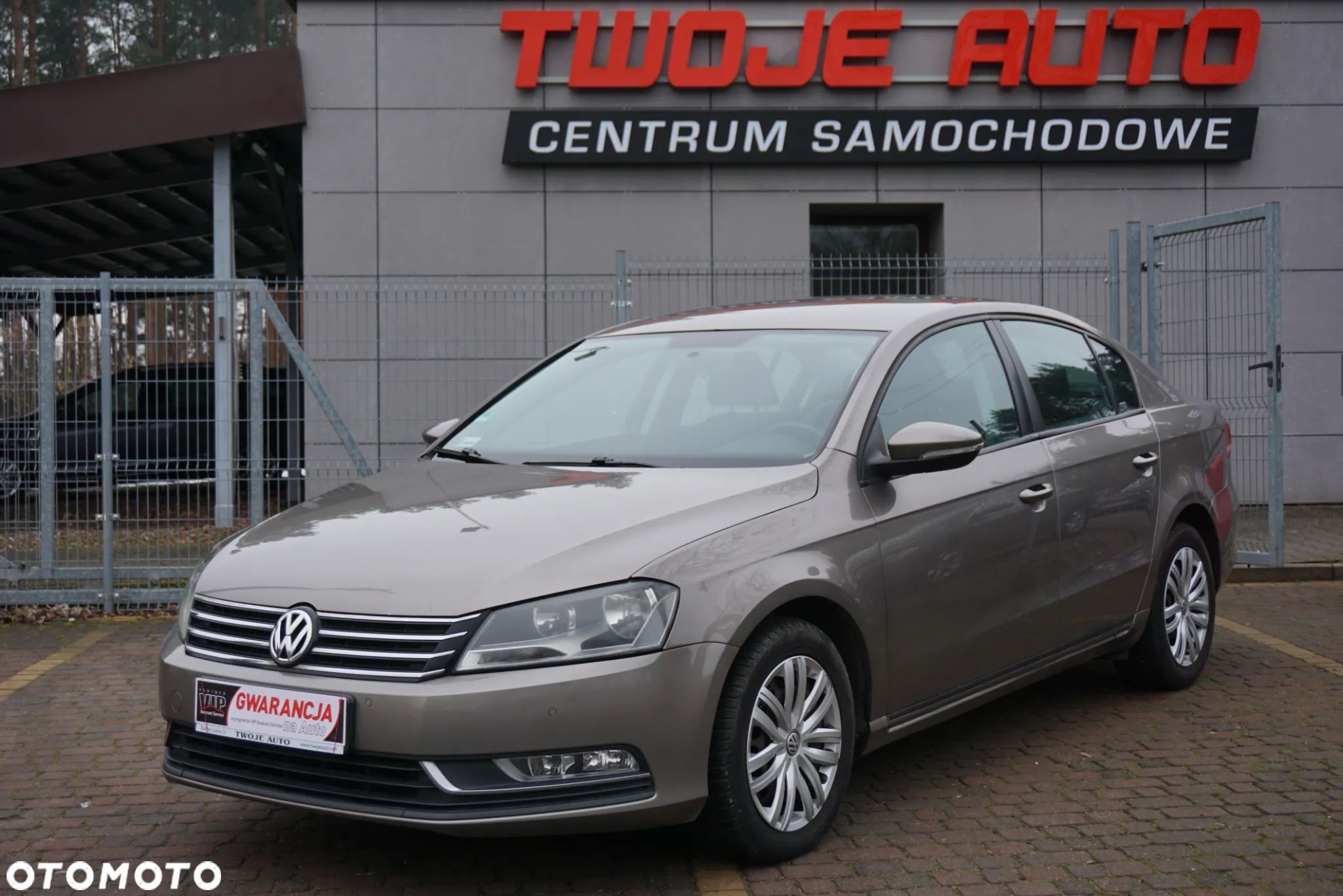 Volkswagen Passat 1.6 TDI DPF BlueMotion - 1