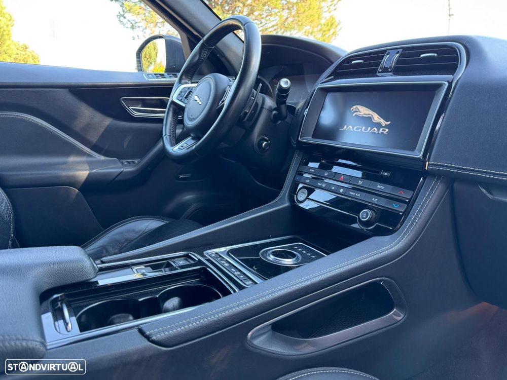 Jaguar F-Pace 2.0 i4D R-Sport AWD Aut. - 2