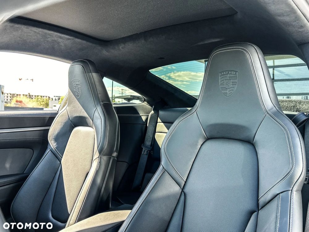 Porsche 911 Carrera S - 10