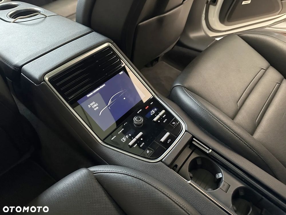 Porsche Panamera ver-4-e--hybrid-sport-turismo - 10