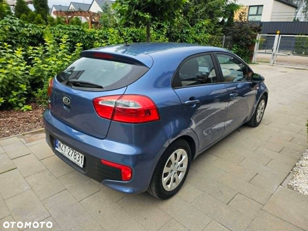 Kia Rio - 4