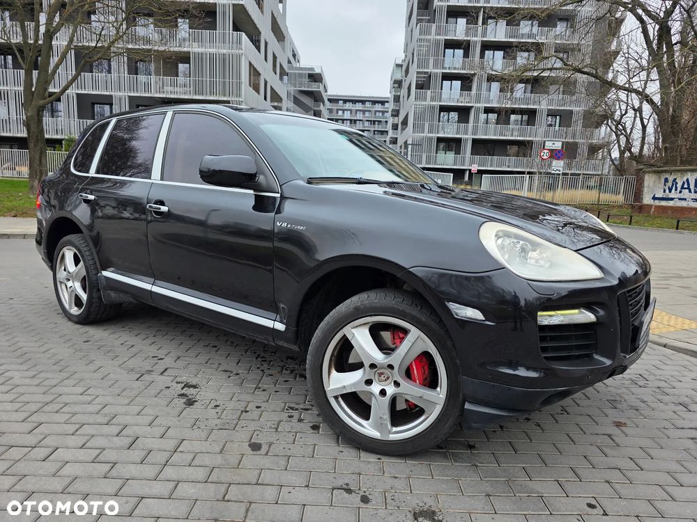 Porsche Cayenne - 1
