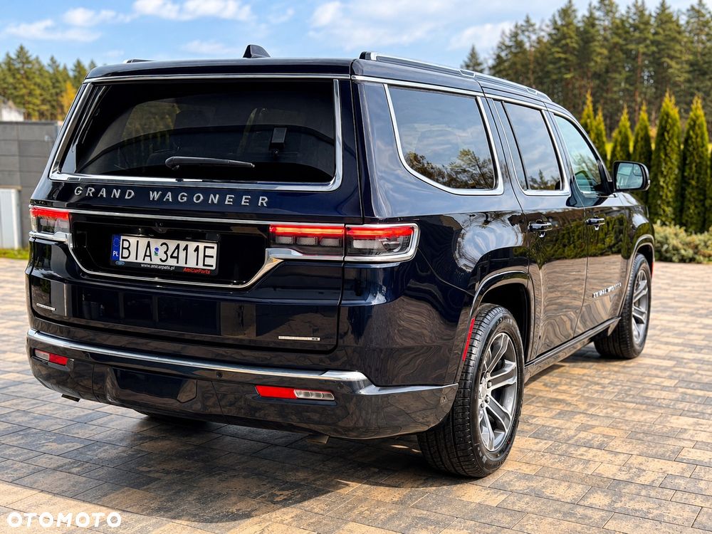 Jeep Grand Wagoneer - 10