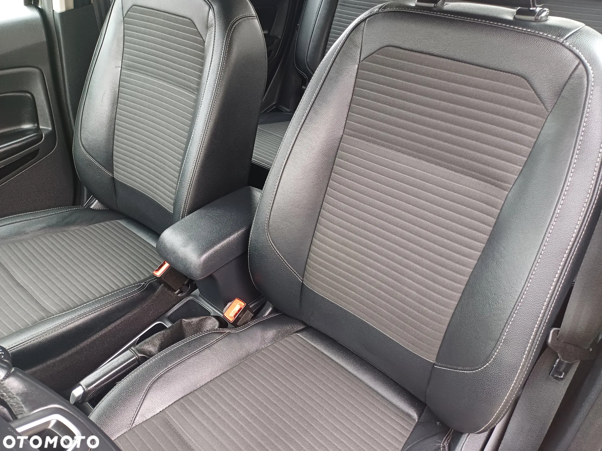 Ford EcoSport 1.5 EcoBlue Titanium ASS - 24