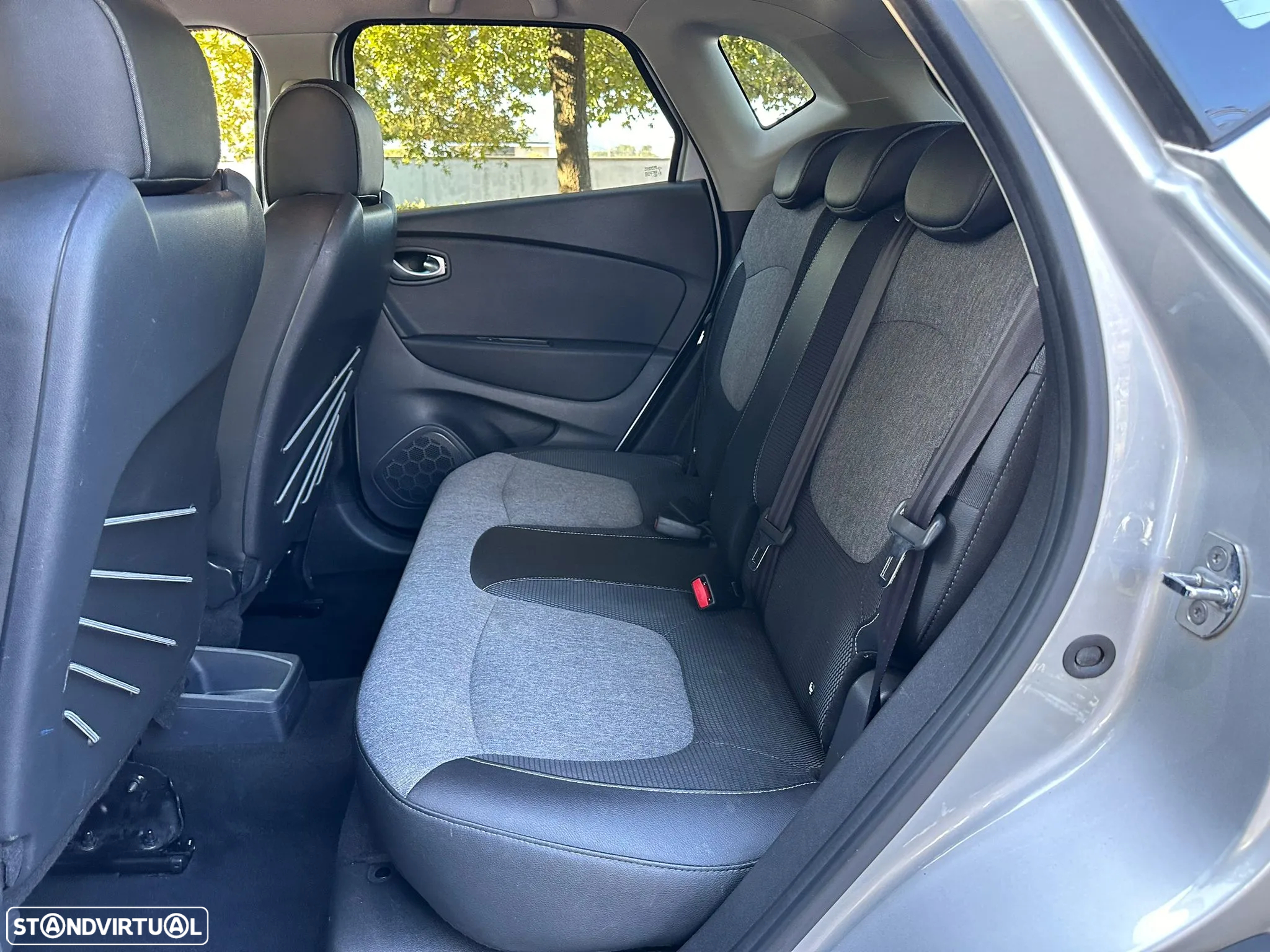 Renault Captur 1.2 TCe Initiale Paris - 19