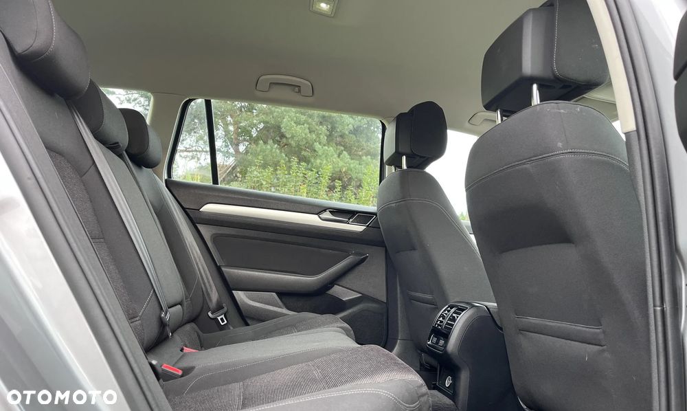 Volkswagen Passat Variant - 21