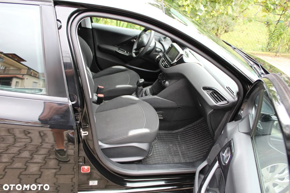 Peugeot 208 1.2 PureTech Active - 19