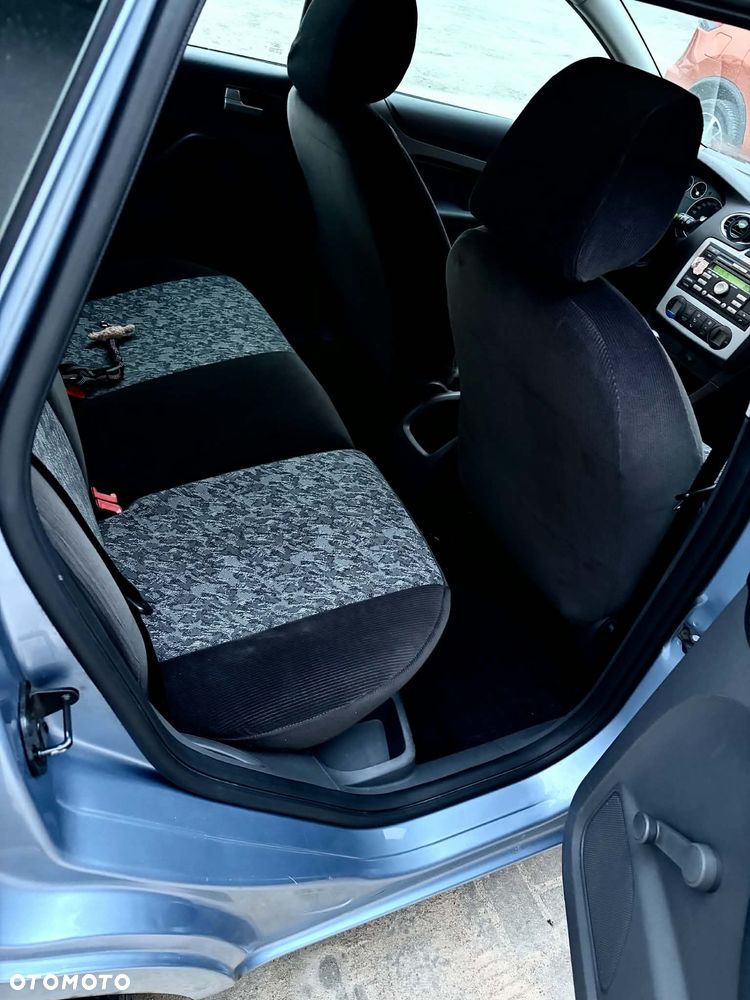 Ford Focus 1.8 TDCi Ambiente - 6