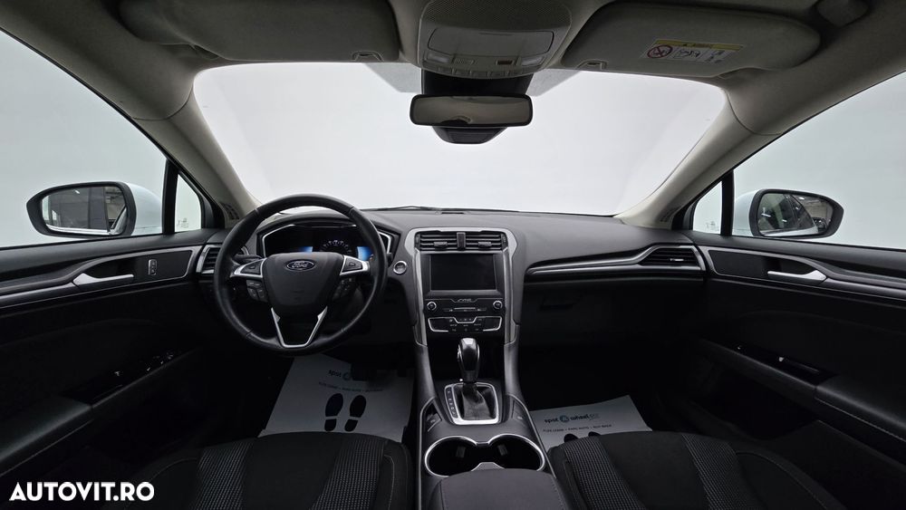 Ford Mondeo 2.0 HEV Titanium - 14