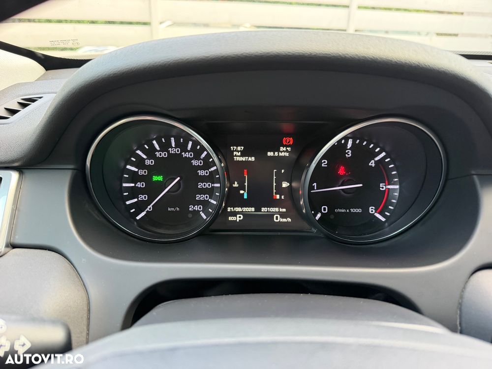Land Rover Discovery Sport - 8