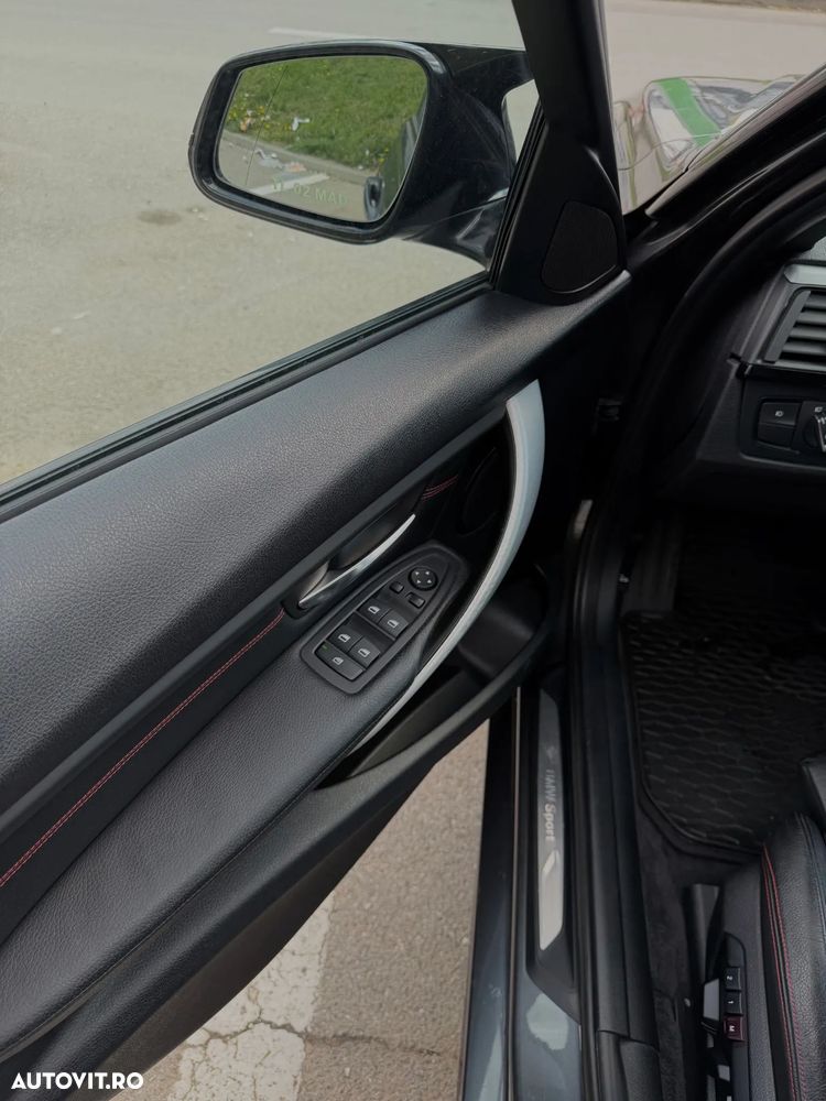 BMW Seria 3 328i xDrive Sport-Aut. Sport Line - 17