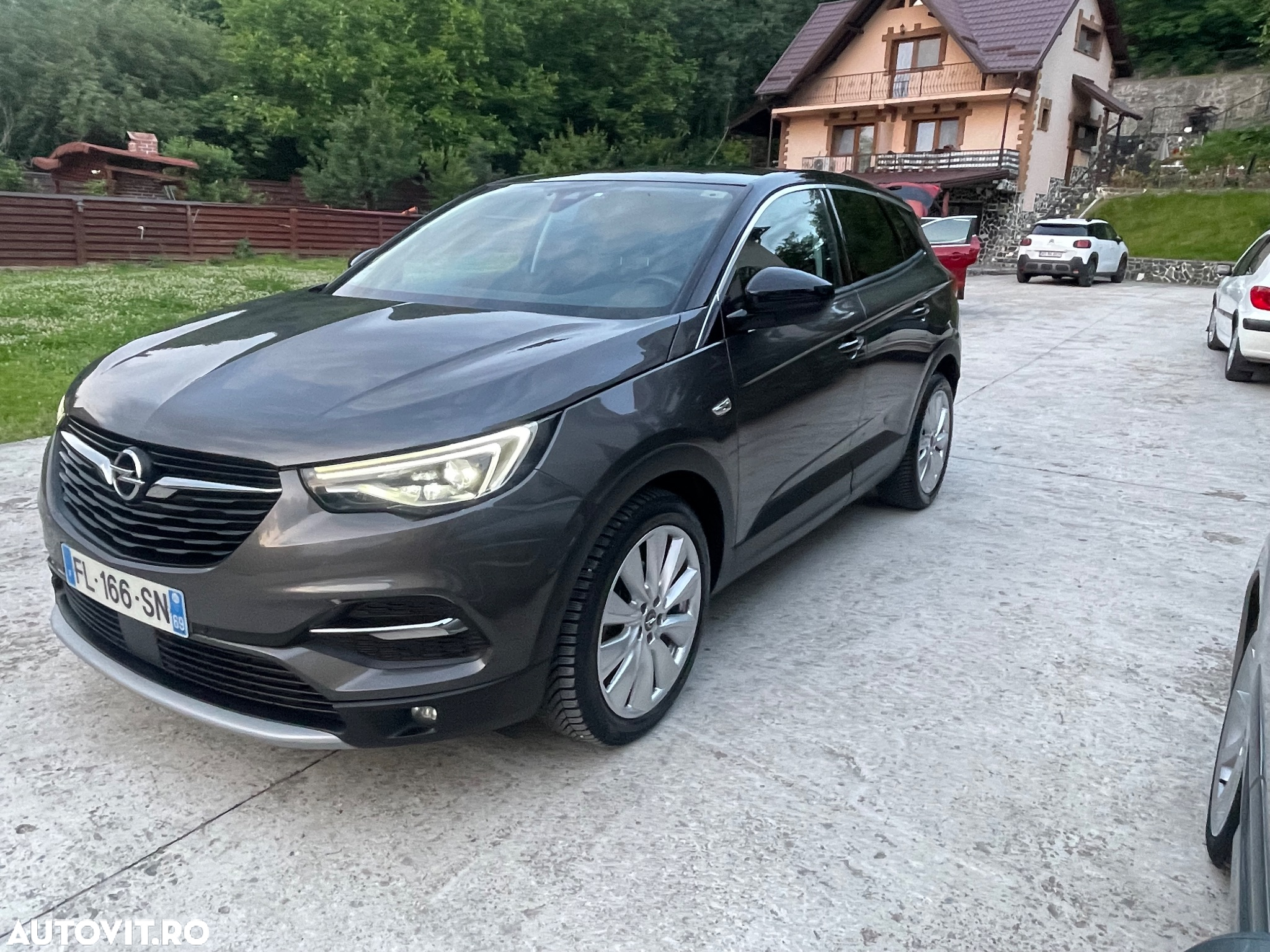 Opel Grandland X 2.0 START/STOP Aut. Design Line - 2
