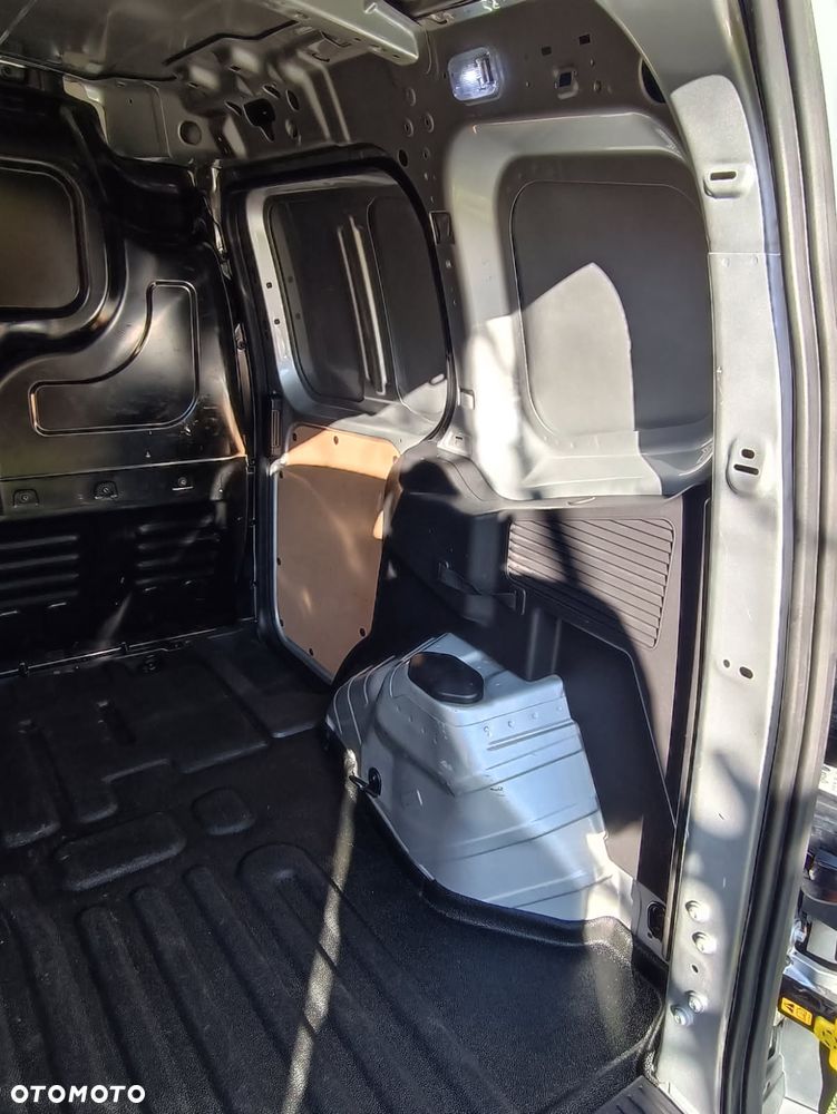 Ford Transit Courier - 8